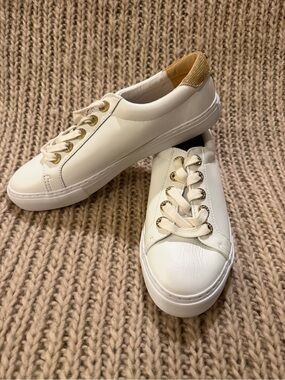 Lilly Pulitzer Leather Casual Sneakers with Gold Accent